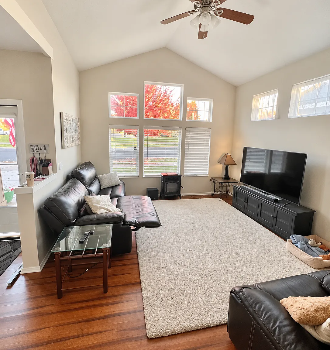 3 bed, 2.5 bath, 1587 sqft, $2,700 — Photo 4