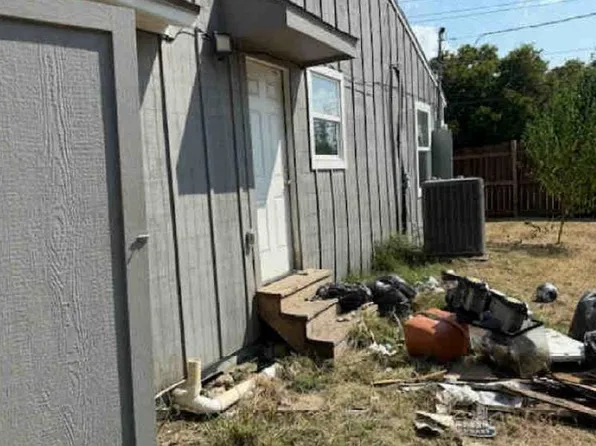 618 Royal Ave, Grand Prairie, TX 75051