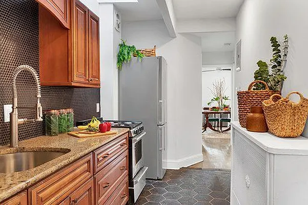 Sold by Compass | media 5