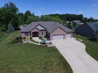 321 Stillwater Dr, Bluffton, IN 46714