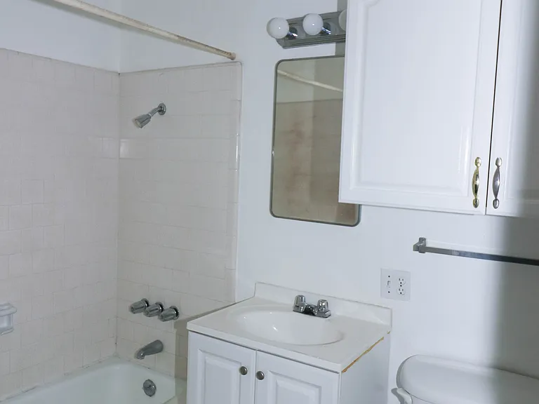 3601 E Vermont St #15 — Photo 3