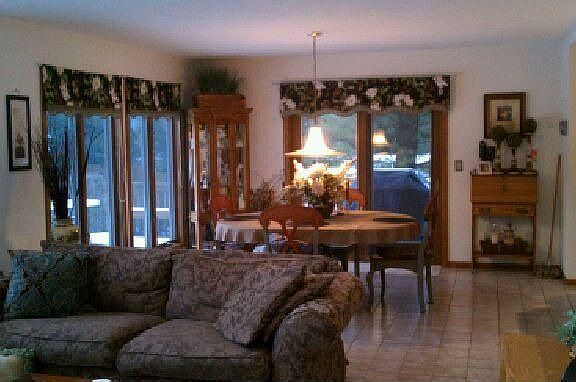 3rd image of 127 Briars Farm Ln