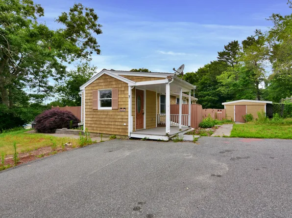 7 Metacom Road, Mashpee, MA 02649