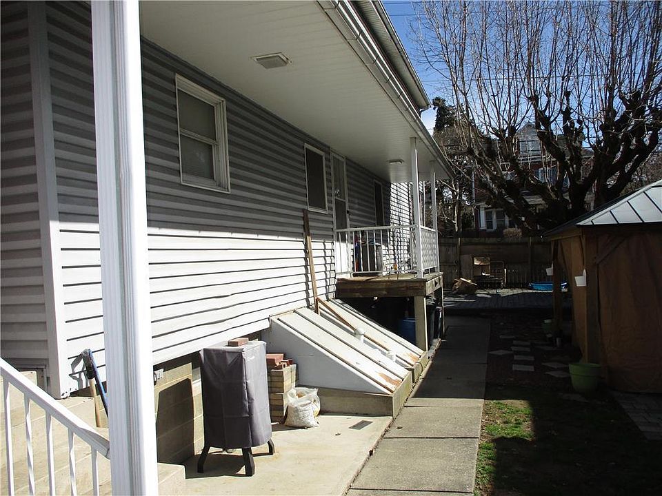 2nd image of 400 S Main St
