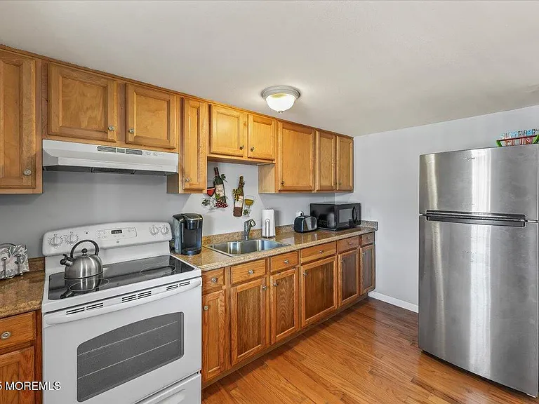 273 N 12th St #1 — Photo 8