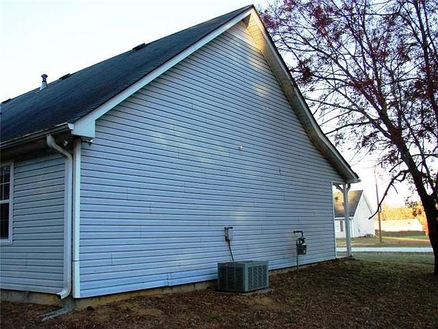 2nd image of 75 White Oak Dr