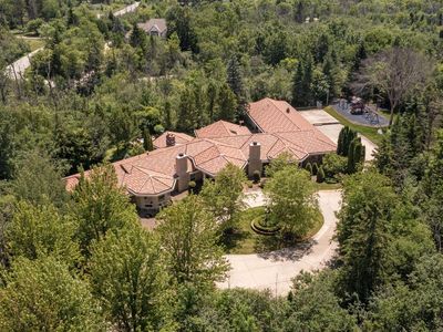 9001 North Range Line ROAD, River Hills, WI, 53217