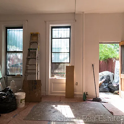 Rented by Space Real Estate | media 42