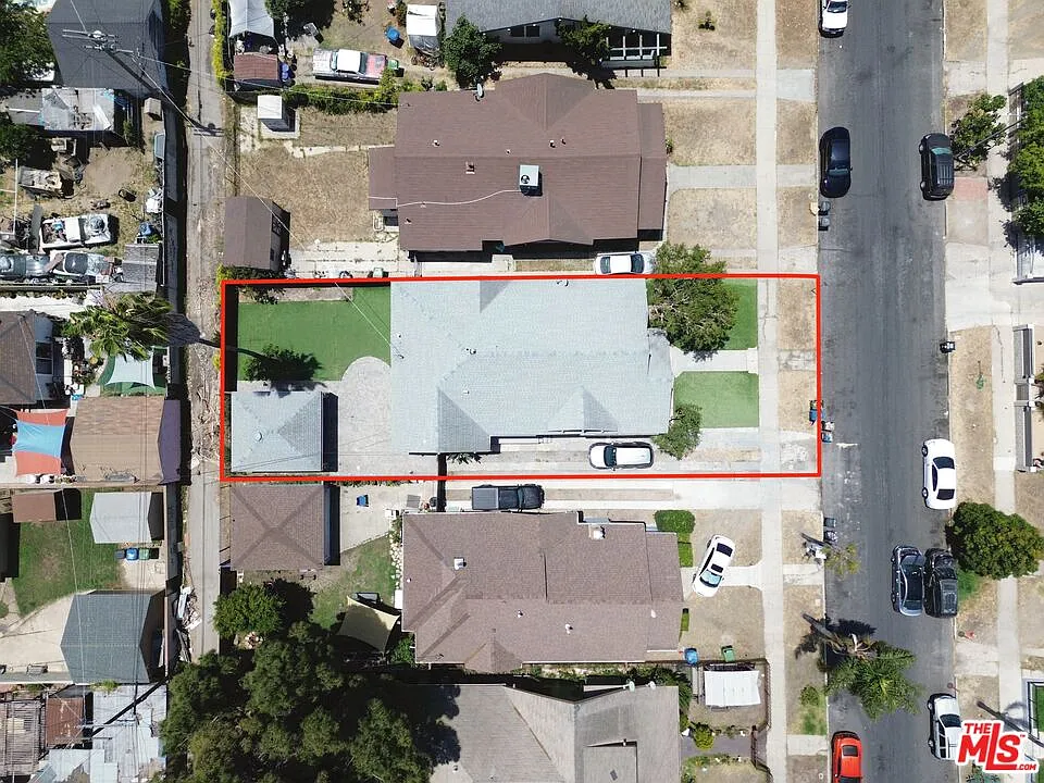 3 bed, 1.0 bath, 1586 sqft, $3,900 — Photo 4