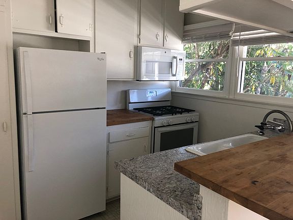 4th image of 22804 Pacific Coast Hwy APT 9