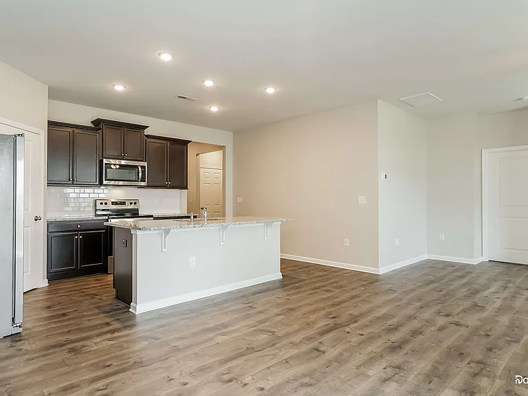 628 Birchhead Dr — Photo 4