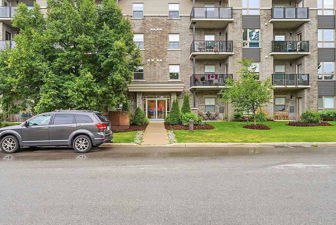 Oxford Haus Apartments — Photo 3