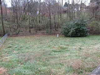 2nd image of 806 Josepi Dr