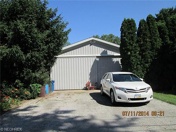 3rd image of 860 Howard Dr