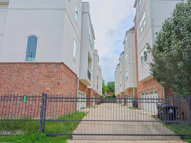 1844 Colquitt St — Photo 40