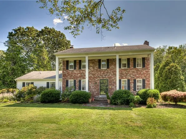 71 Terre Mar Dr, North Kingstown, RI 02852