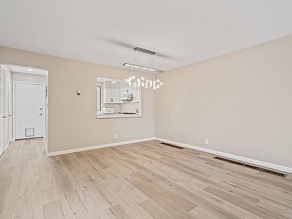 4th image of 325 Ramona St