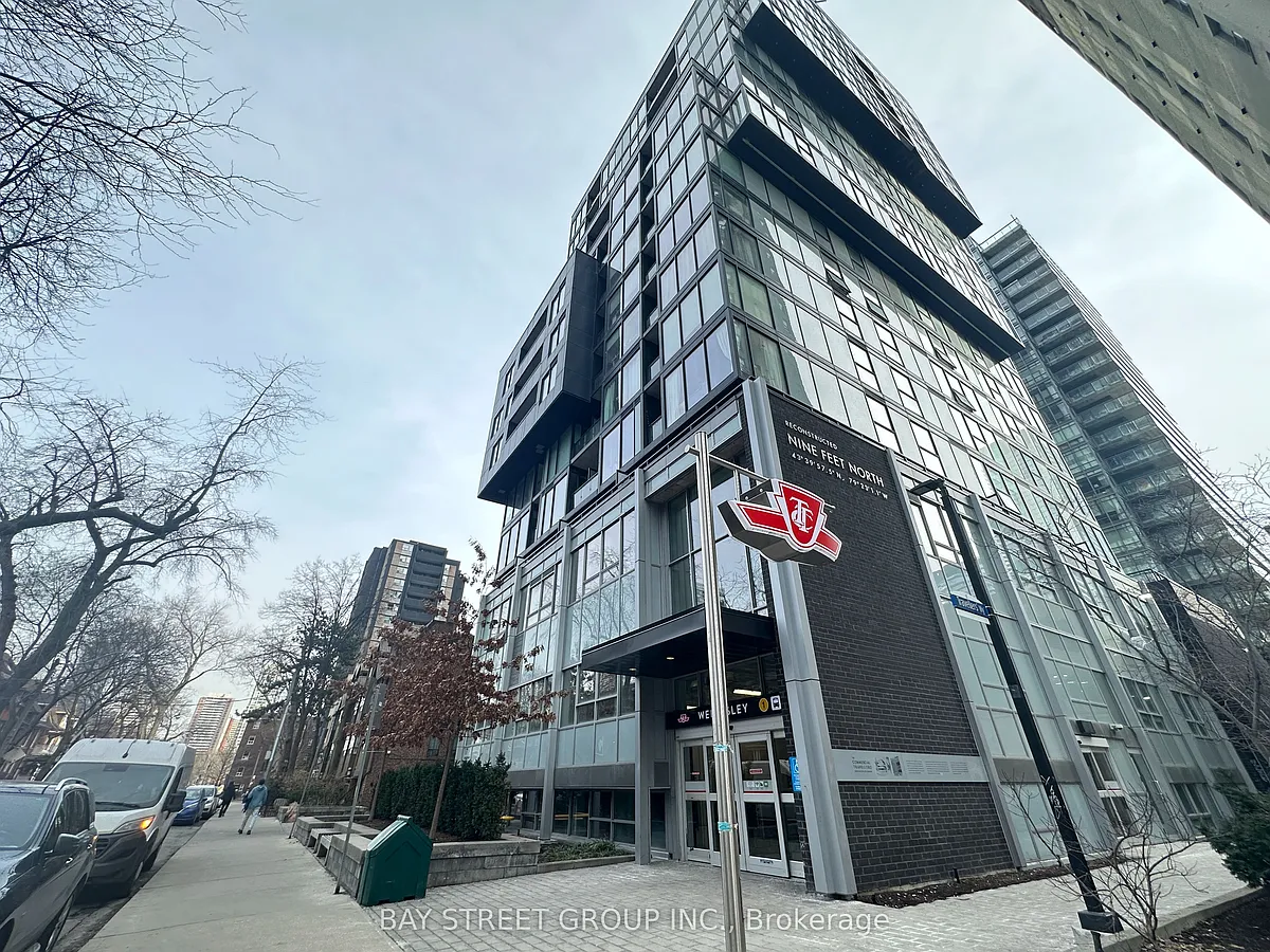 Building Photo - 17 Dundonald St #1703