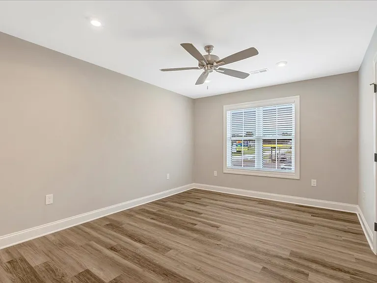 849 N Mecklenburg Ave — Photo 14