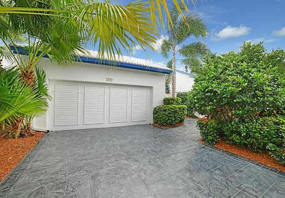 Home For Sale In Boca Country Club