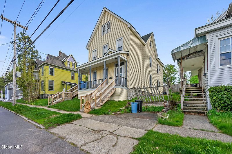2nd image of 4 W Clinton Street