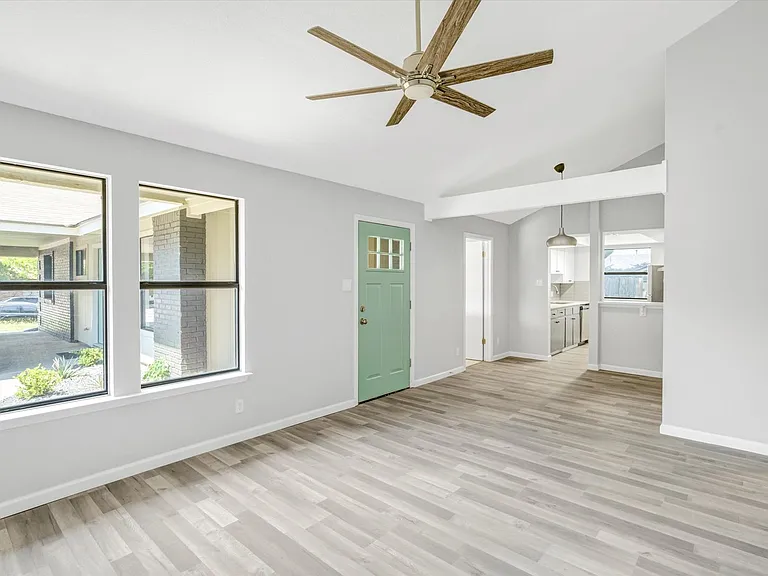 505 Old West Dr #B — Photo 12