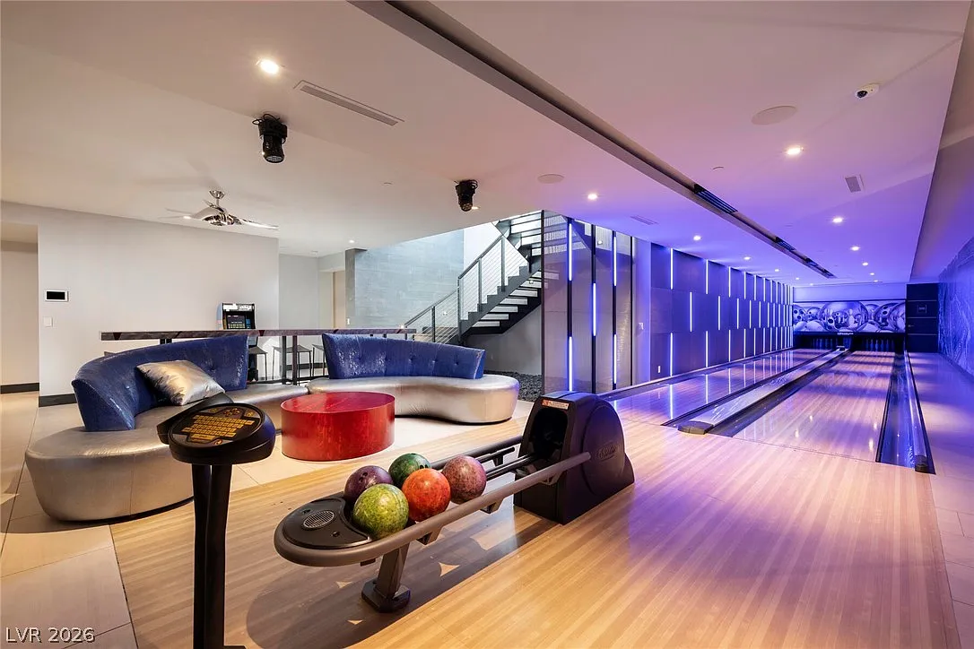 7 bed, 11.0 bath, 13416 sqft, $85,000 — Photo 4