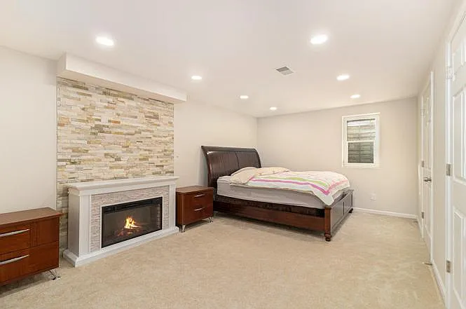 5873 Villa France Ave — Photo 16