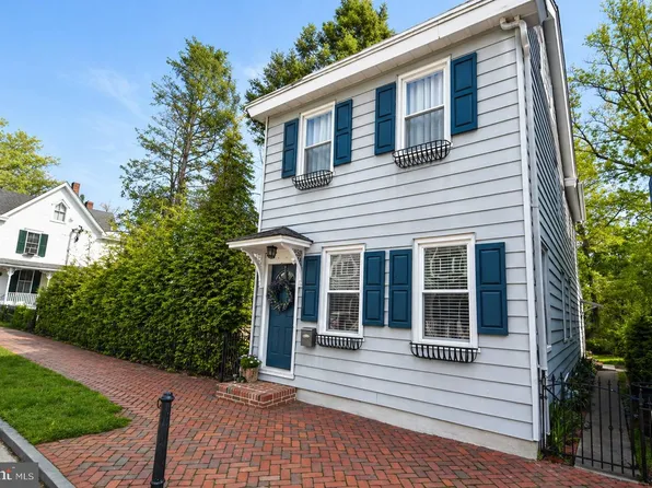 129 Buttonwood St, Mount Holly, NJ 08060