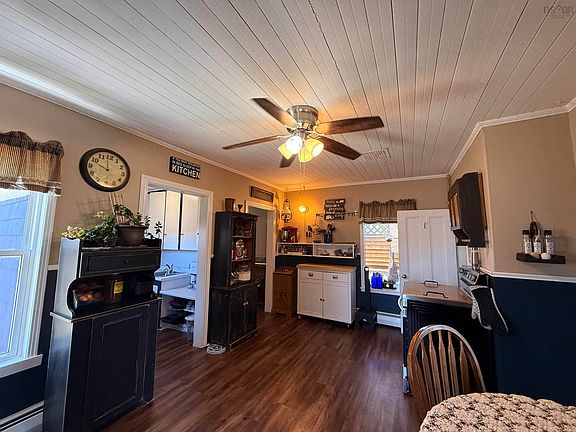 5th image of 151 Nicholas Rd