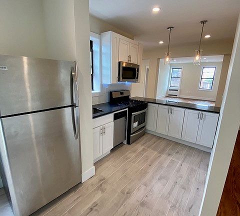 3rd image of 4746 40th St APT 5G