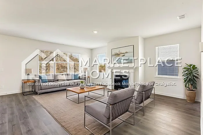4 bed, 3.0 bath, 2559 sqft, $2,595 — Photo 4