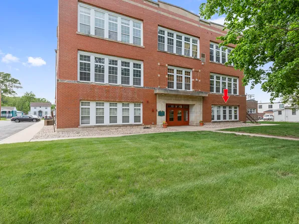 311 S Court St APT 104, Crown Point, IN 46307