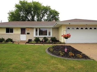 W174N9446 Joper Rd, Menomonee Falls, WI 53051