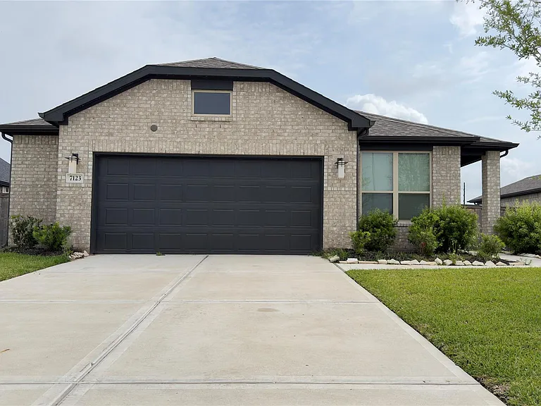 7123 Glennwick Grove Ln — Photo 1