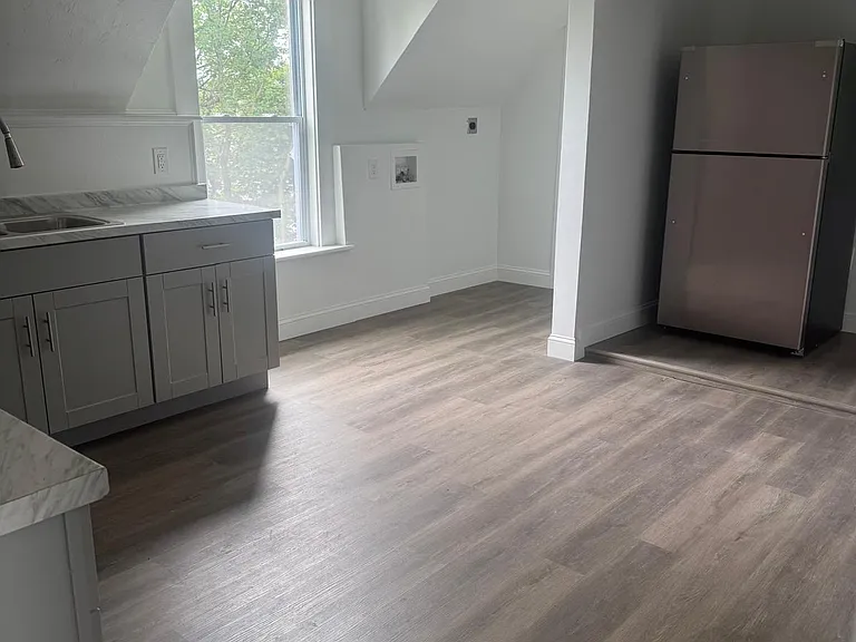 70 Arlington St #3 — Photo 8