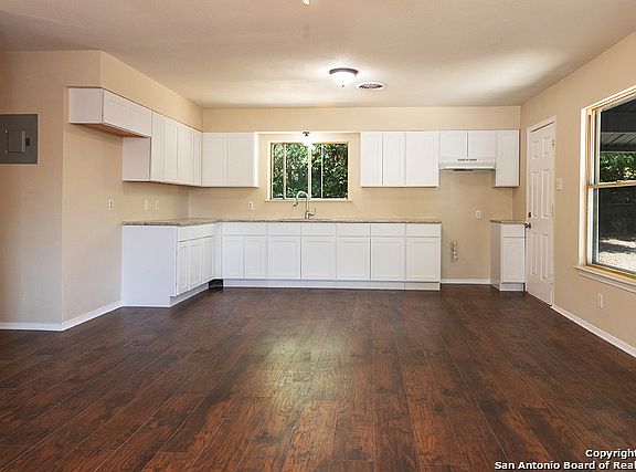 2nd image of 2203 Westvale Dr