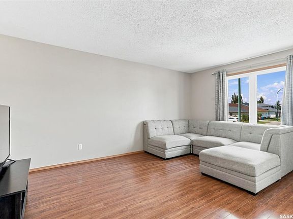 4th image of 615 Peters STREET