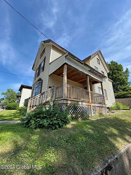 3rd image of 44 Prospect Avenue