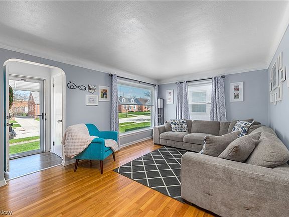4th image of 9109 Ansonia Ave