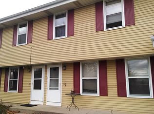 1039 Hillside Dr, Jefferson, WI 53549