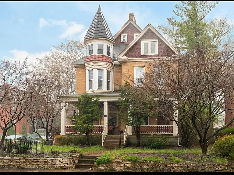 383 King Ave — Photo 1
