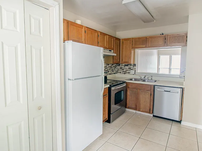 9442 Torrington Ave #9442 — Photo 6
