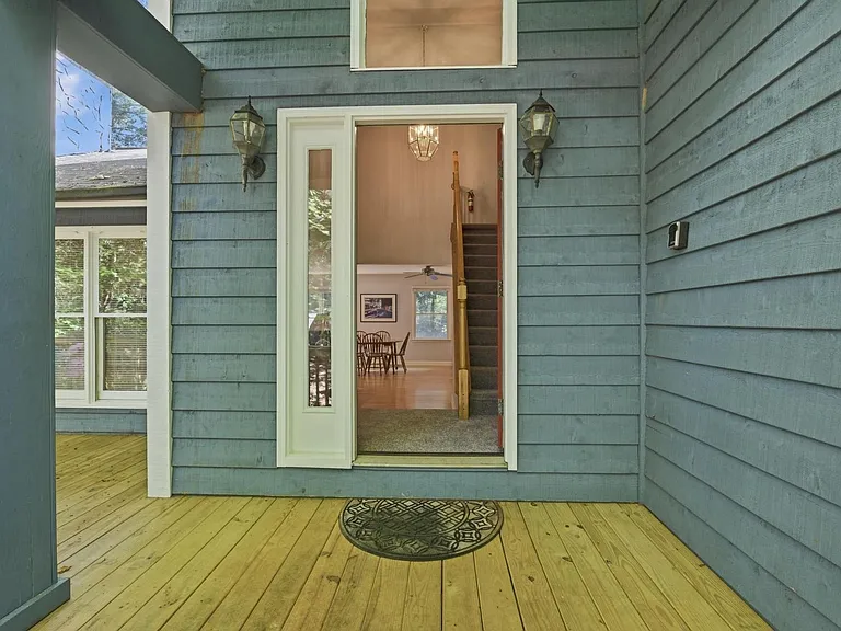 2726 Pheasant Run St — Photo 19