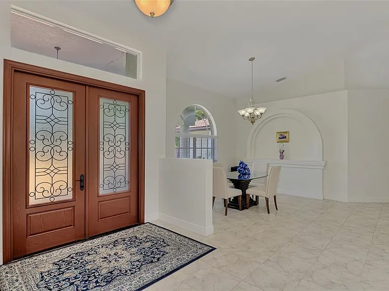900 Park Place Dr — Photo 5