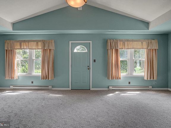 5th image of 9293 Newburg Rd