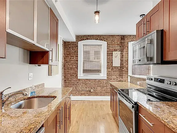373 Moreland Ave NE #302 — Photo 13