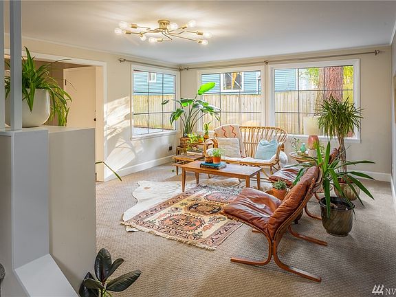 4th image of 18232 24th Ave NE