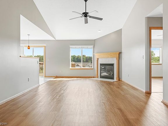 4th image of 1159 Hanover Dr
