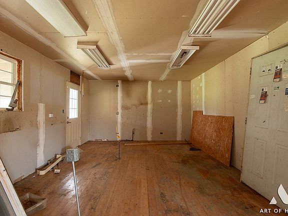 4th image of 5608 Lenox Rd